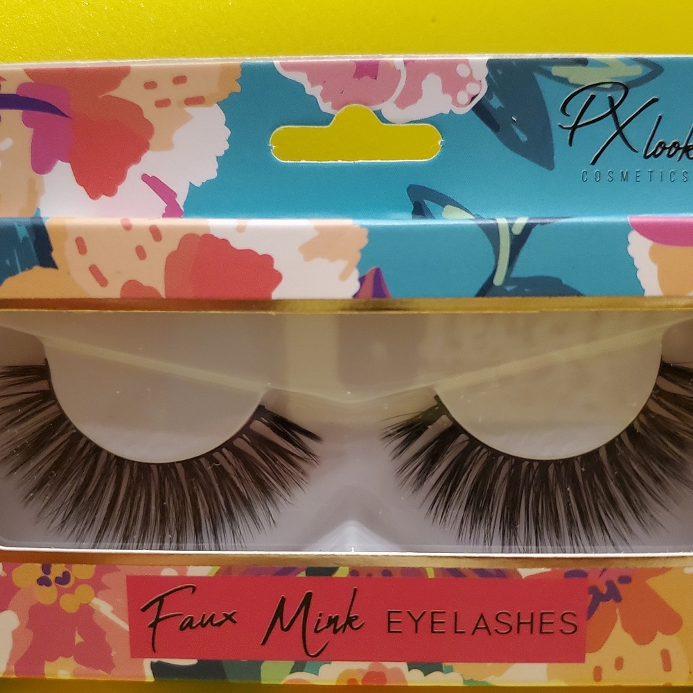 Lashes - Picture 3 of 5